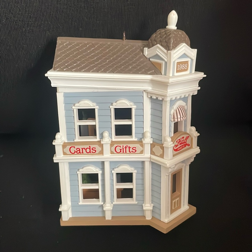 Hallmark Nostalgic Houses and Shops 1988